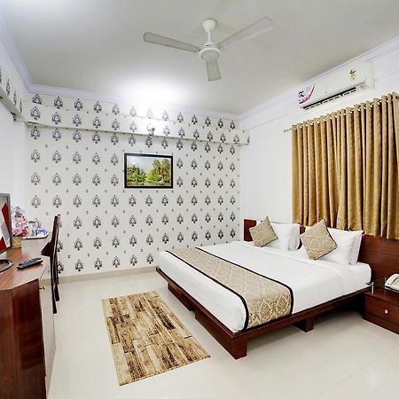 The Liverpool Blue Hotels Bangalore Dış mekan fotoğraf
