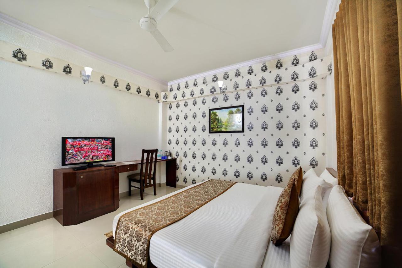 The Liverpool Blue Hotels Bangalore Dış mekan fotoğraf