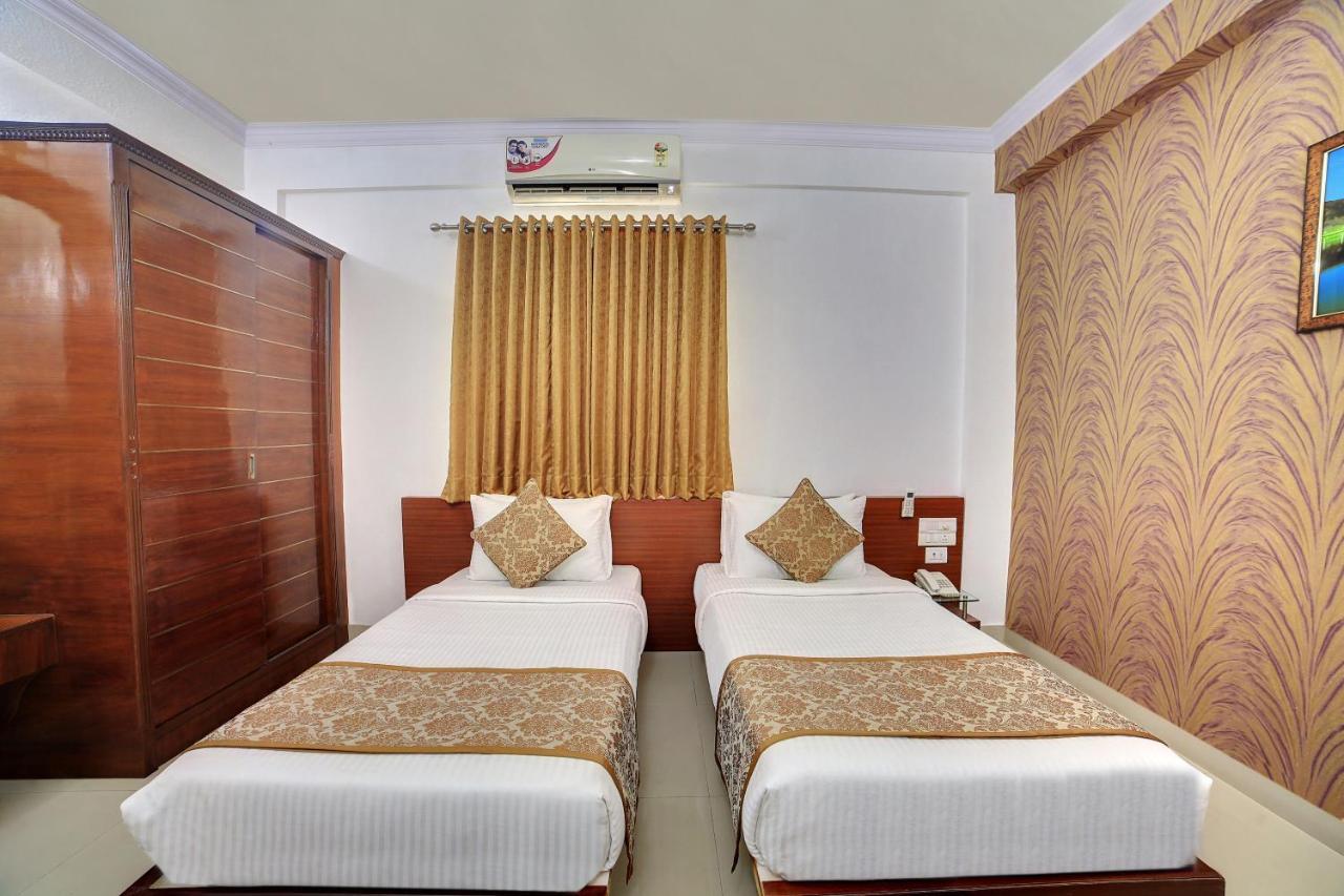The Liverpool Blue Hotels Bangalore Dış mekan fotoğraf