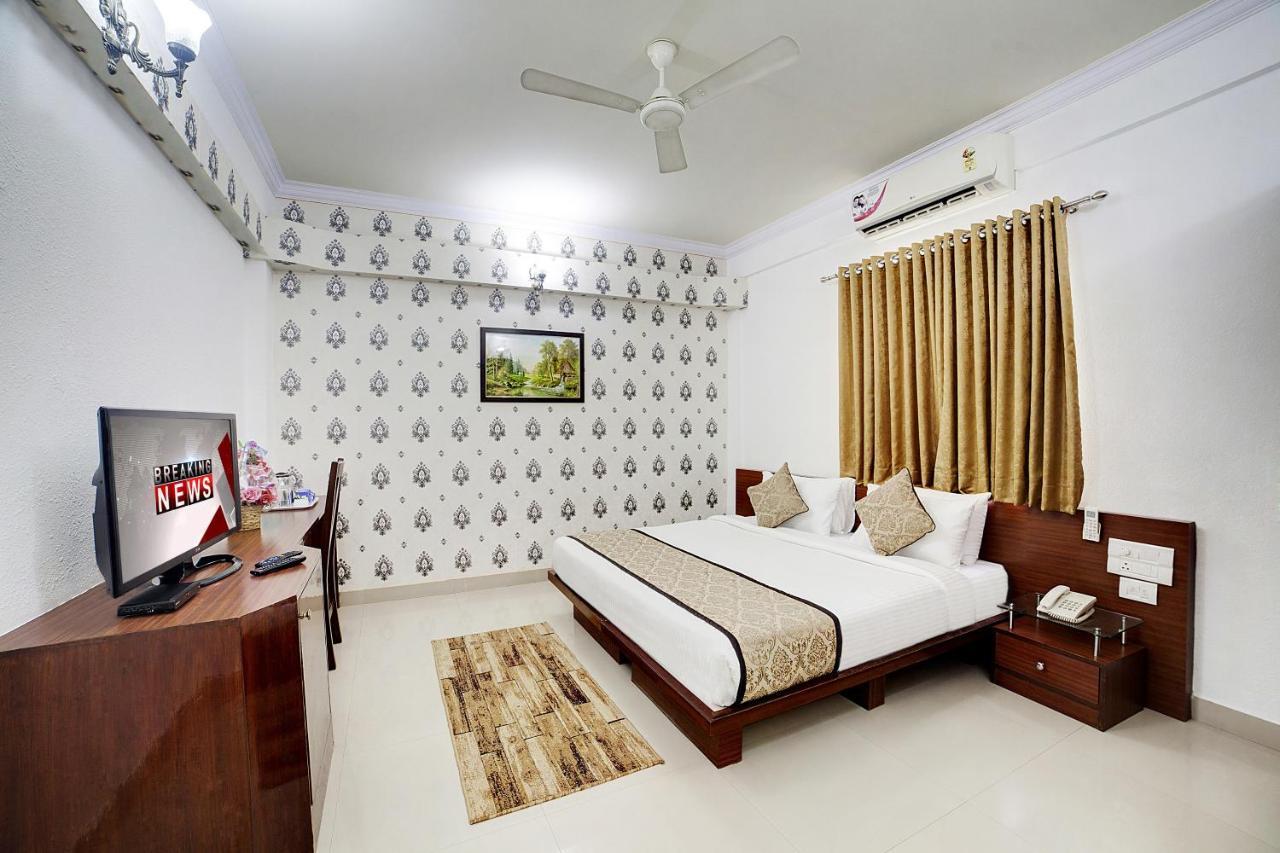 The Liverpool Blue Hotels Bangalore Dış mekan fotoğraf