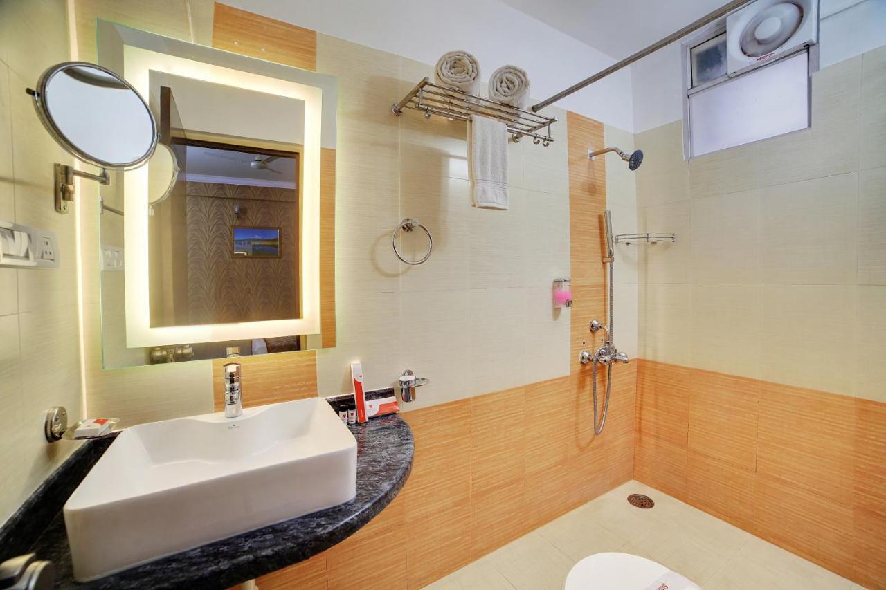 The Liverpool Blue Hotels Bangalore Dış mekan fotoğraf