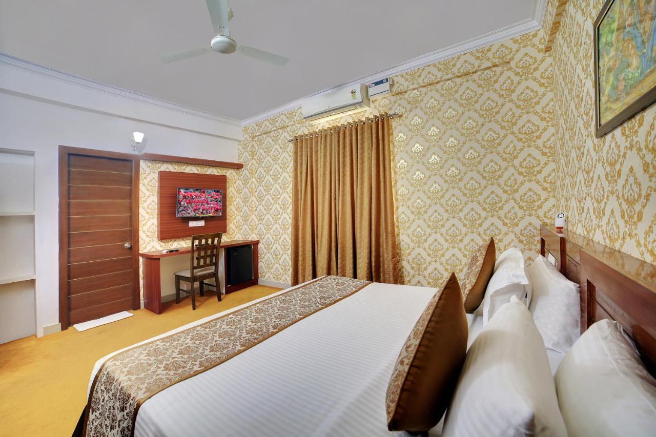 The Liverpool Blue Hotels Bangalore Dış mekan fotoğraf