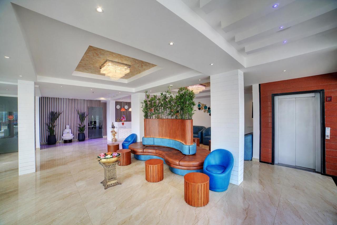 The Liverpool Blue Hotels Bangalore Dış mekan fotoğraf