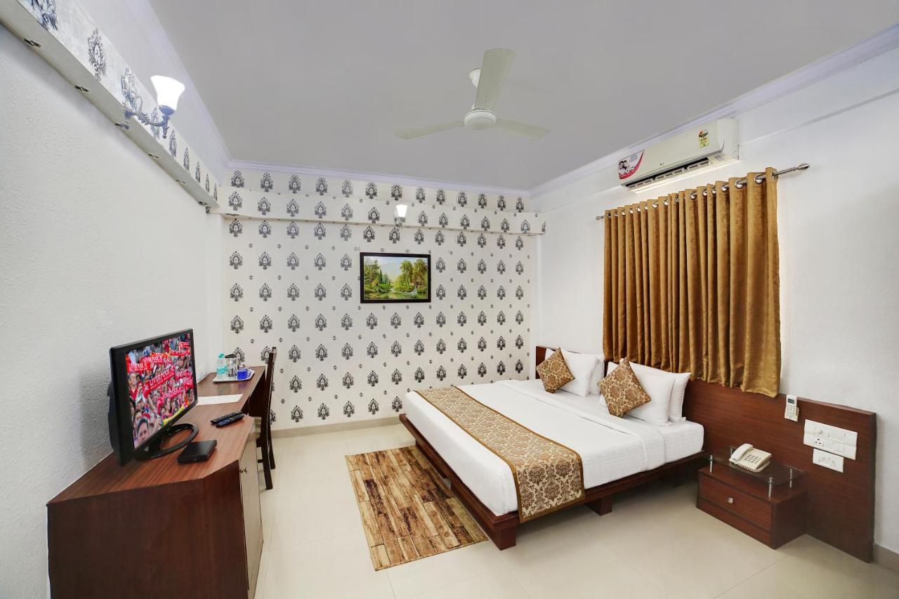 The Liverpool Blue Hotels Bangalore Dış mekan fotoğraf