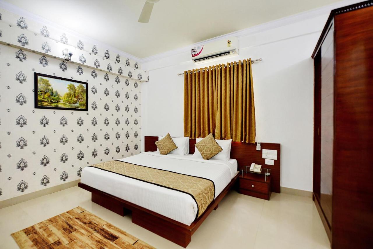 The Liverpool Blue Hotels Bangalore Dış mekan fotoğraf