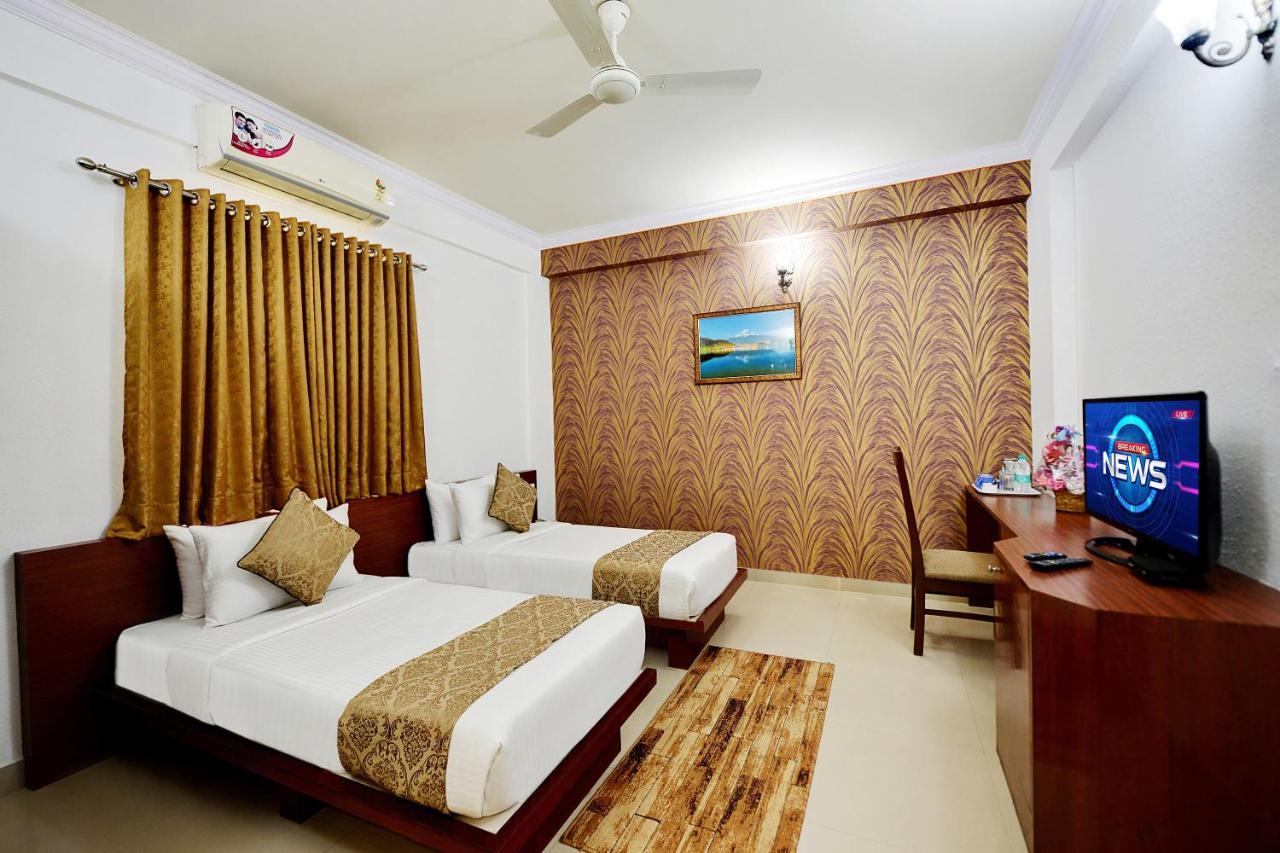 The Liverpool Blue Hotels Bangalore Dış mekan fotoğraf