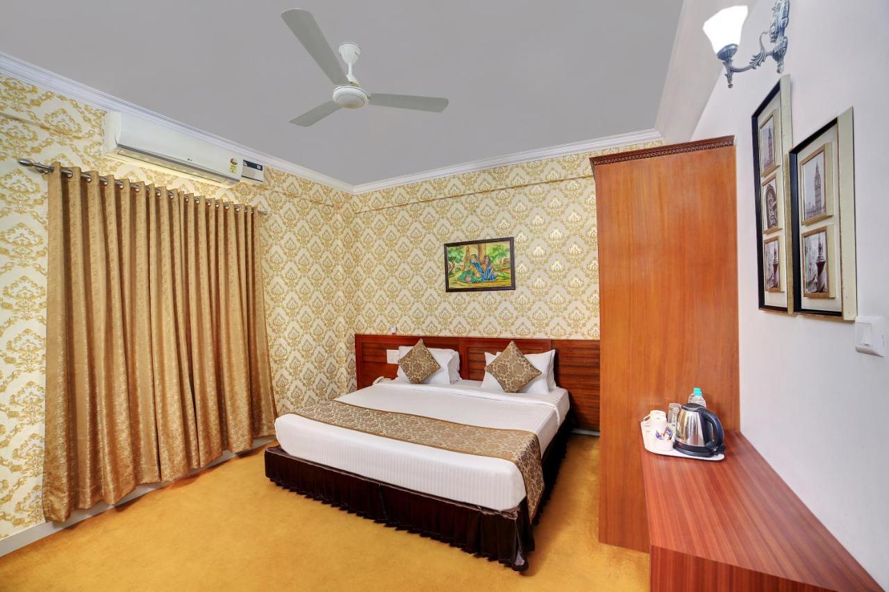 The Liverpool Blue Hotels Bangalore Dış mekan fotoğraf