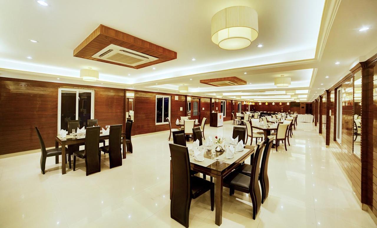 The Liverpool Blue Hotels Bangalore Dış mekan fotoğraf